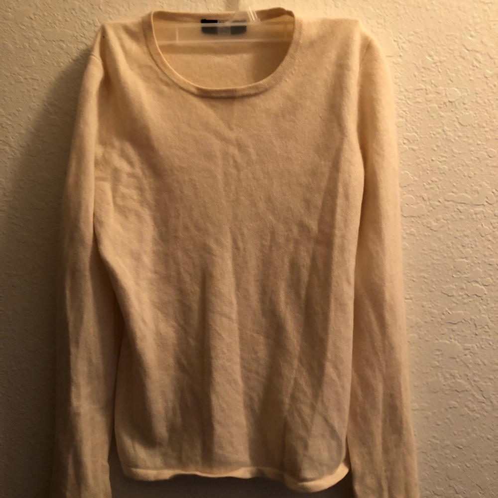 Comfortable Cream colored sweater